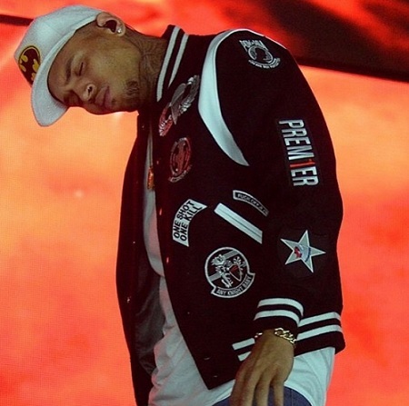 Chris Brown Wanted for badly beating a man up in Vegas