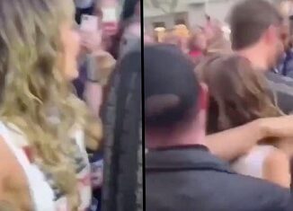 Video Of Miley Cyrus Being kissed and groped by a fan