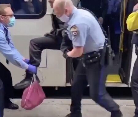 Man Dragged Off Bus For Not Wearing A Mask